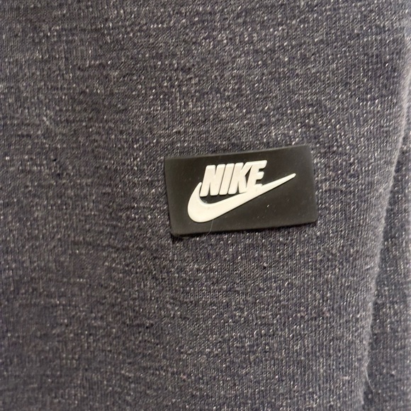 Nike Black/Gray Sweatpants with Elastic Waistband and Relaxed Fit - Picture 2 of 6